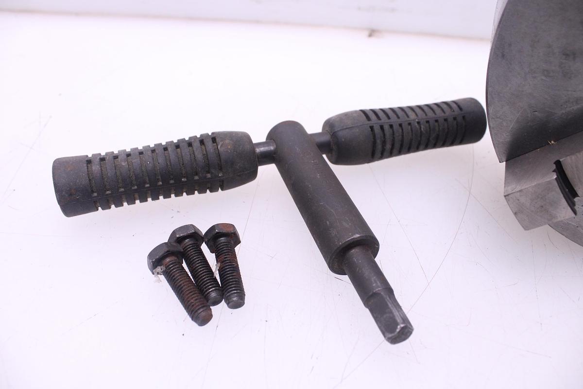 Usado Plato de Torno TOS Svitavy 3 Garras 200mm