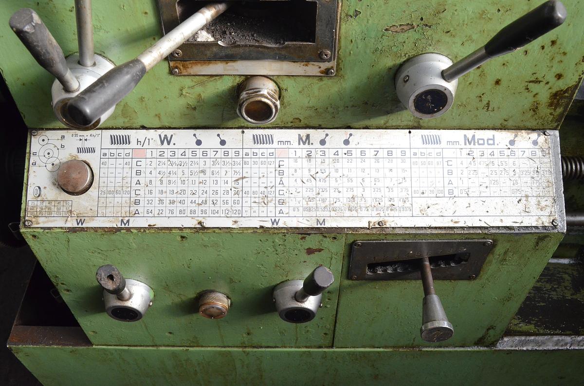 Usado Torno cumbre 60 1500mm e.p