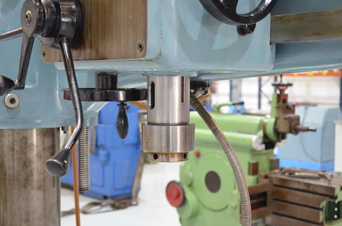 Usado Taladro radial TAGO M-900 broca 40mm