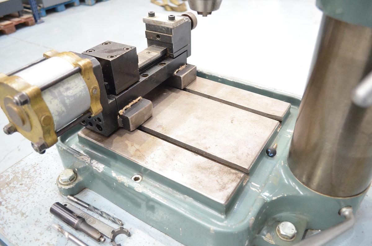 Usado Taladro sobremesa automático Aikartu Ciclo-Matic TCOR Año 2006