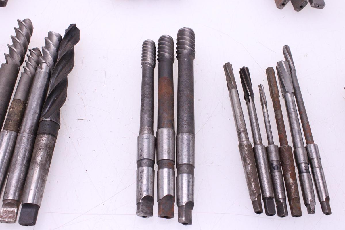 Usado Lote Escariadores y Fresas con Vástago Cono Morse