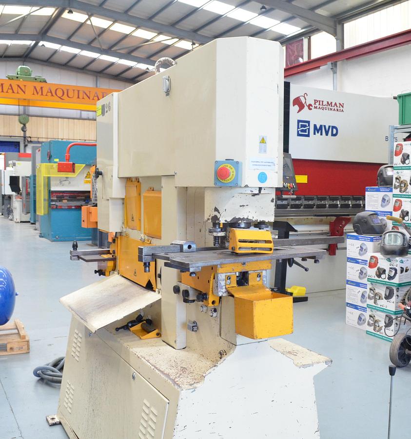 Usado Punzonadora Hidráulica Geka 80 S