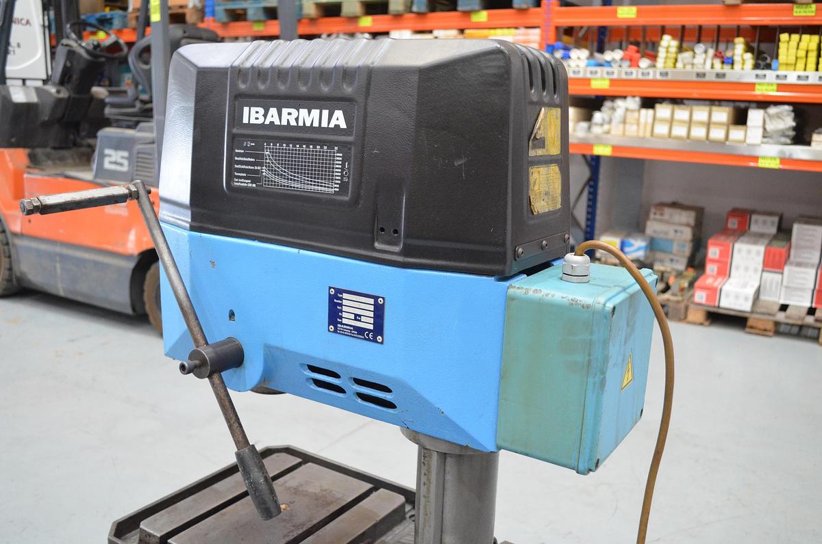 Usado Taladro sobremesa correas Ibarmia KM-18