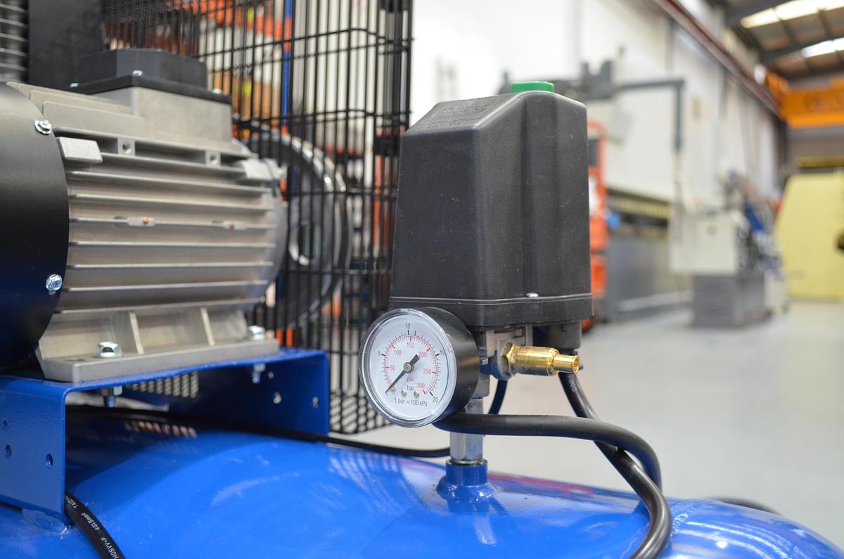 Compresor pistón Fisalis 5.5Hp 270Ltrs