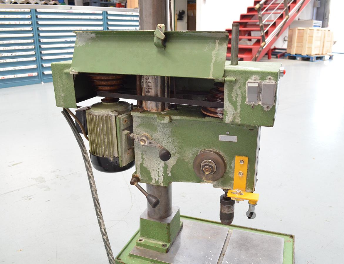 Usado Taladro sobremesa correas Hedisa TD-13