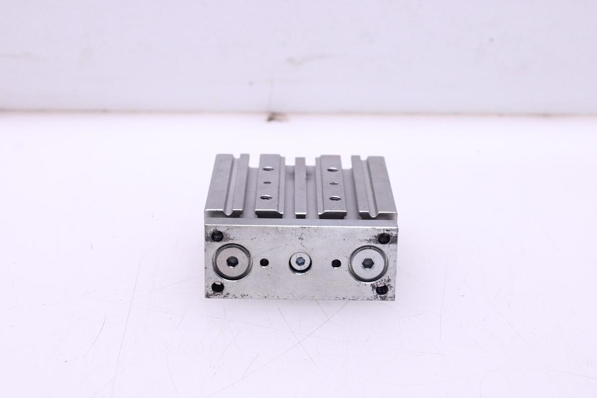 Usado Cilindro de Guía Neumatico SMC MGPM25TF-50