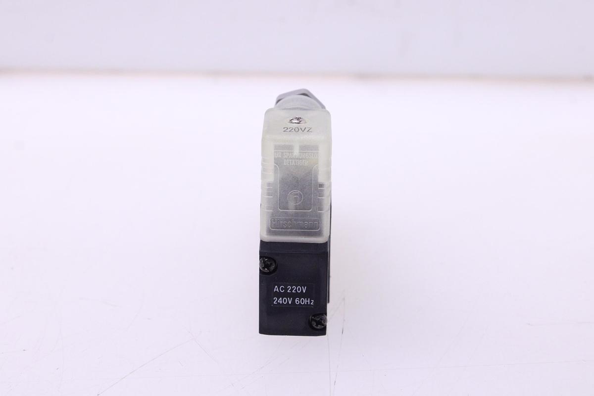 Usado Electroválvula CKD 4KA310-08G-M1LS-AC220V-ST