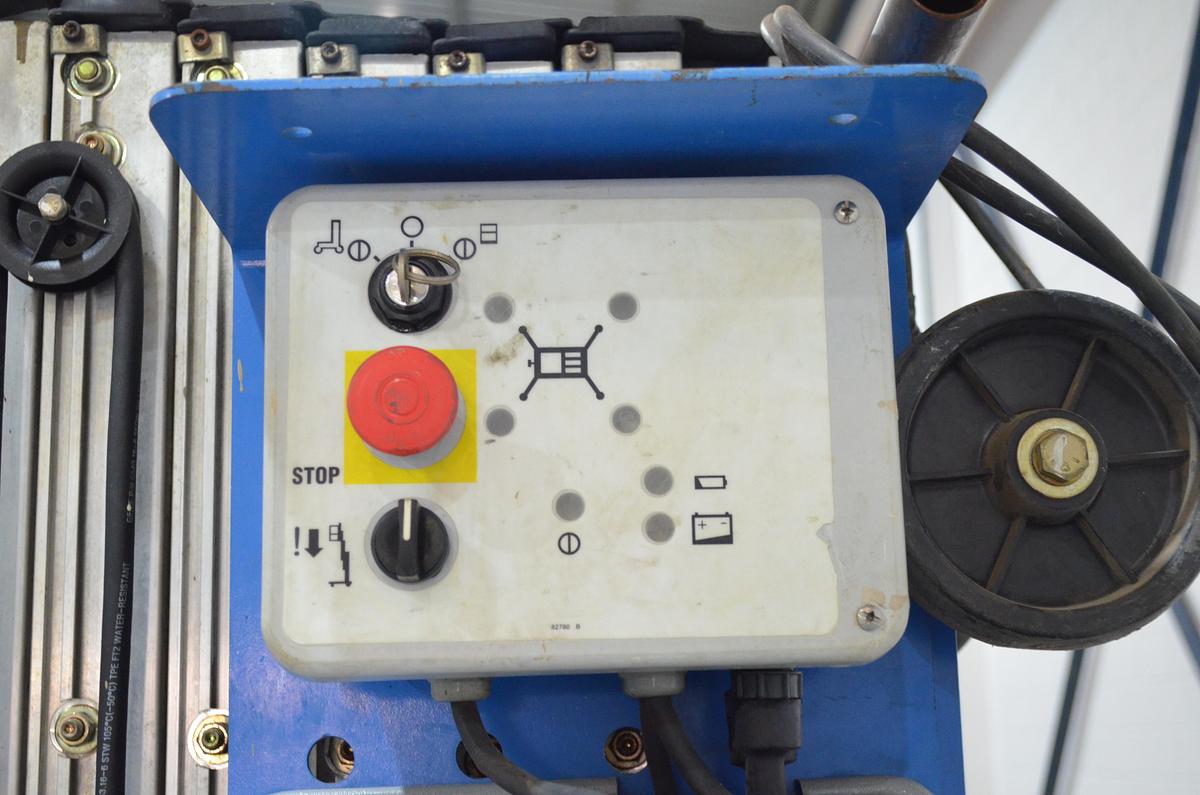 Usado Plataforma trabajo elevadora Genie AWP-30S