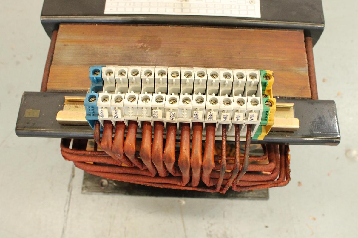 Usado Transformador Trifasico TRANSFAB 18 KVA