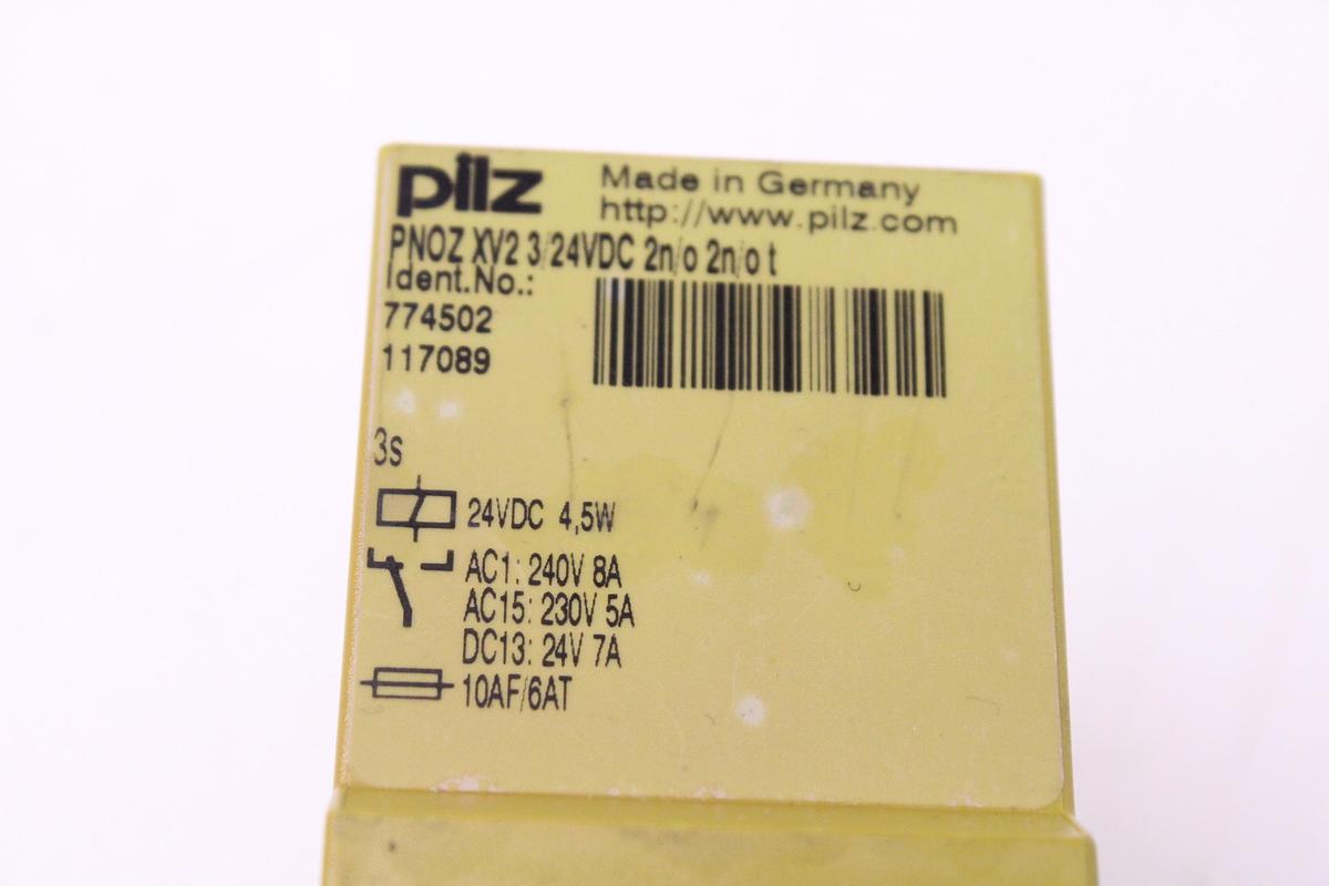 Usado Rele de Seguridad PILZ PNOZ XV2 3/24VDC 2n/o 2n/ot 774502