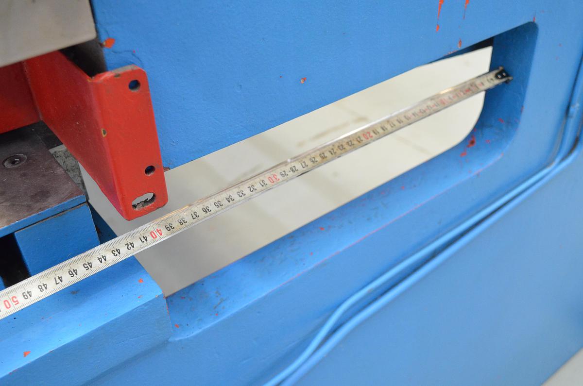 Usado Cizalla hidraulica corte pendular Ajial CB-630 3000x6