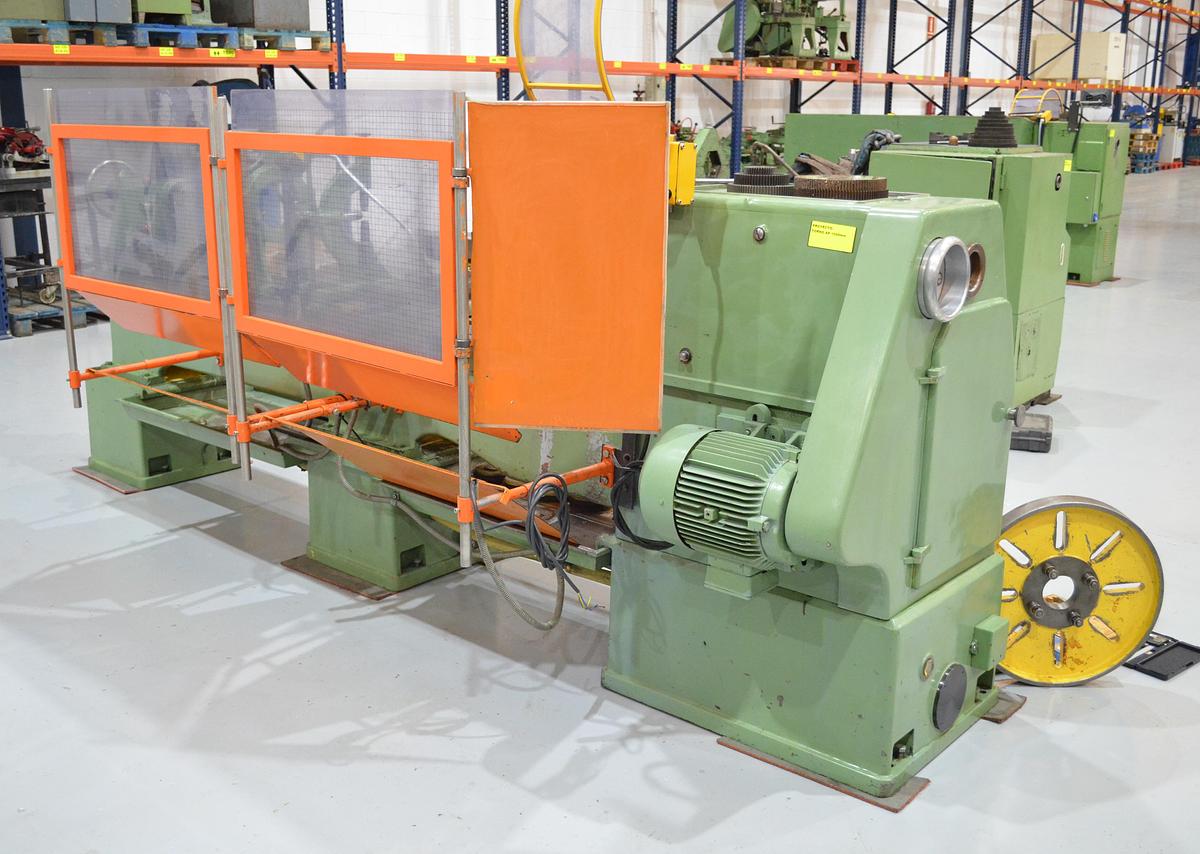 Usado Torno AP E-2 de 2.200mm e.p. con CE