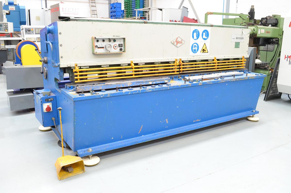 Usado Cizalla hidraulica pendular Ajial 3100x6mm