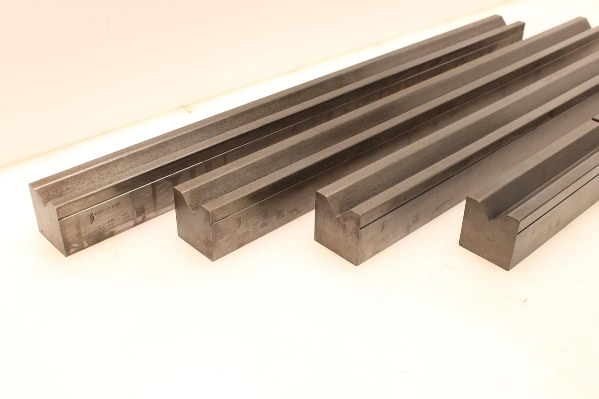 Usado Juego Matrices EUROSTAMP 2020 85º V32 - 835 mm