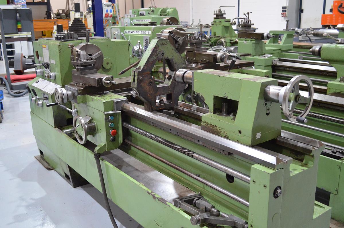 Usado Torno cumbre 60 1500mm e.p