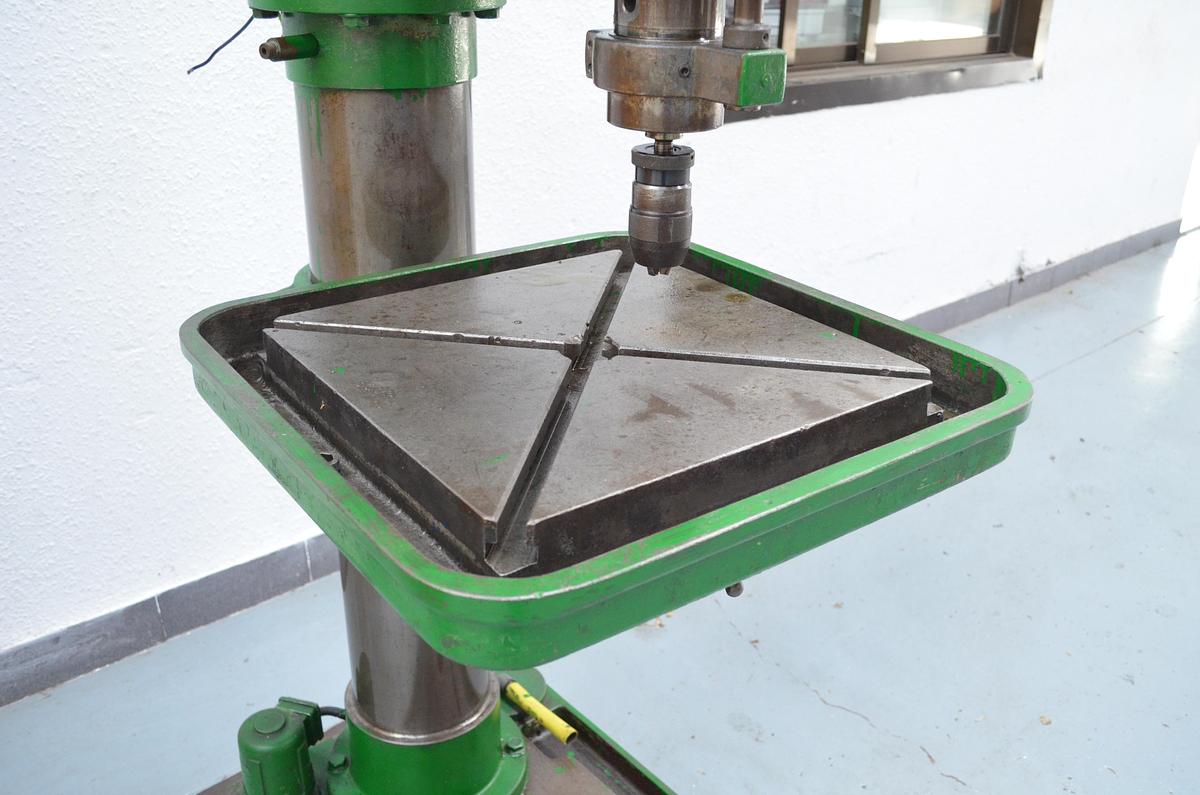 Usado Taladro columna Ibarmia A-50 222-A