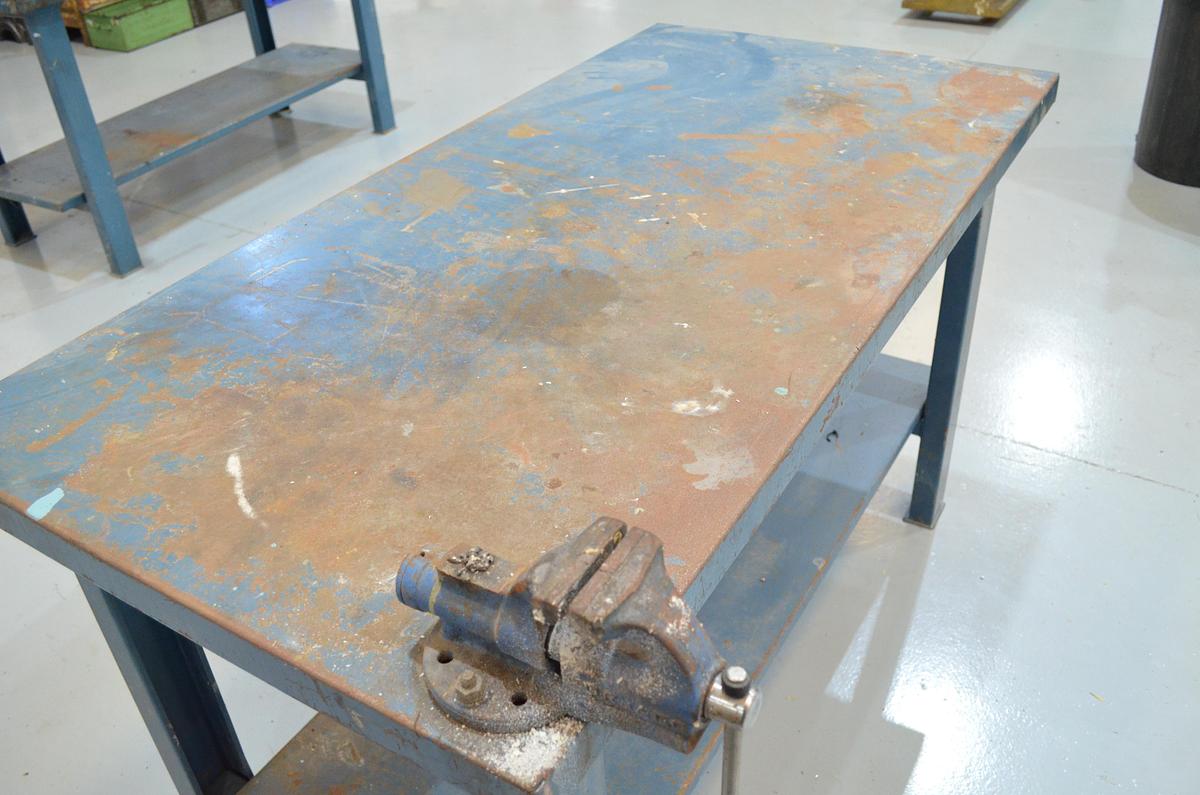 Usado Banco trabajo HECO 1500mm con tornillo Forjado