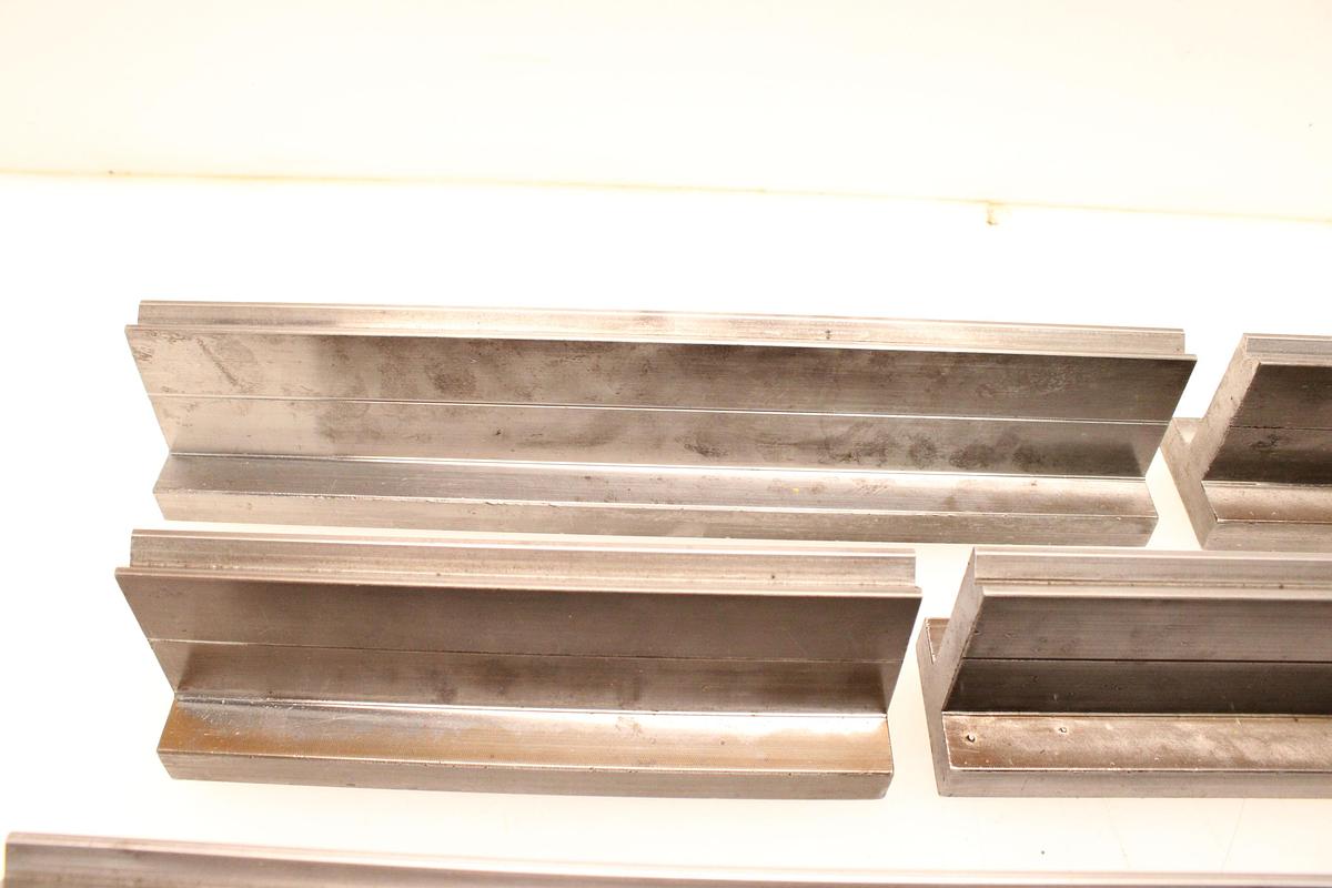 Usado Juego Matrices en "T" Metalmaq 20.44 H80 V12 88º - 7 Tramos