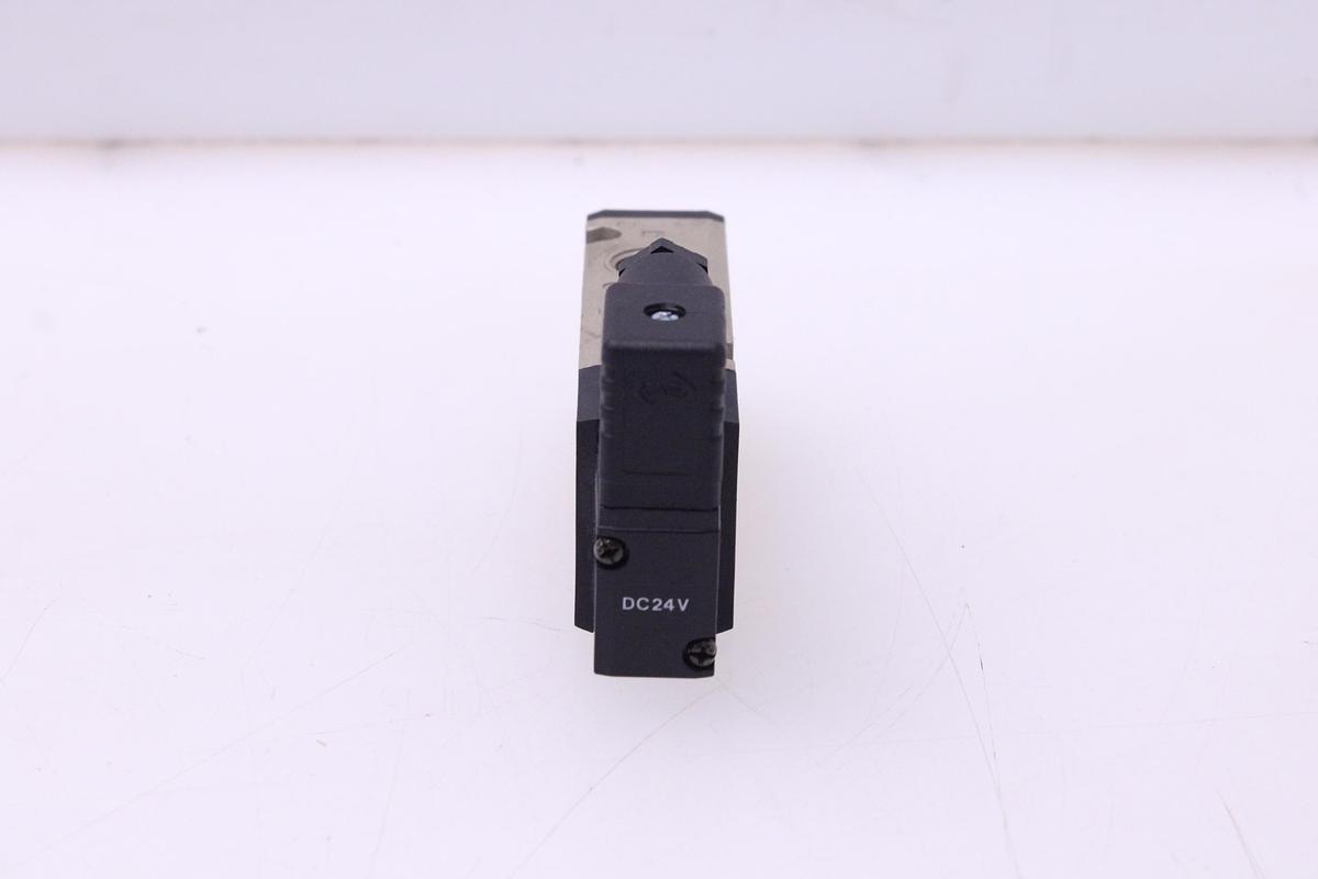 Usado Electroválvula CKD 4KA410-10G-B-DC24V