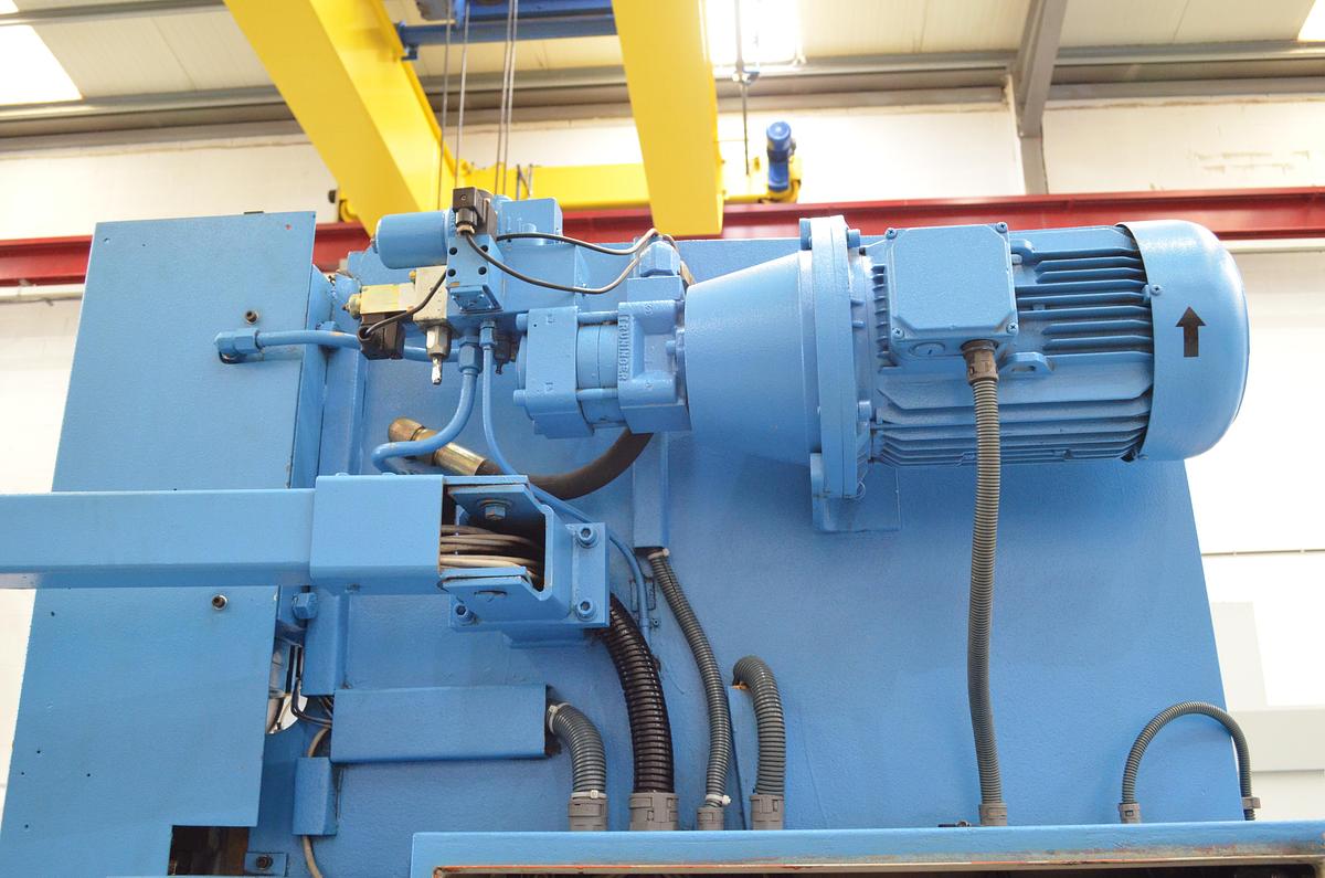 Usado Plegadora Ajial 3100x125tn cnc Cybelec 2023