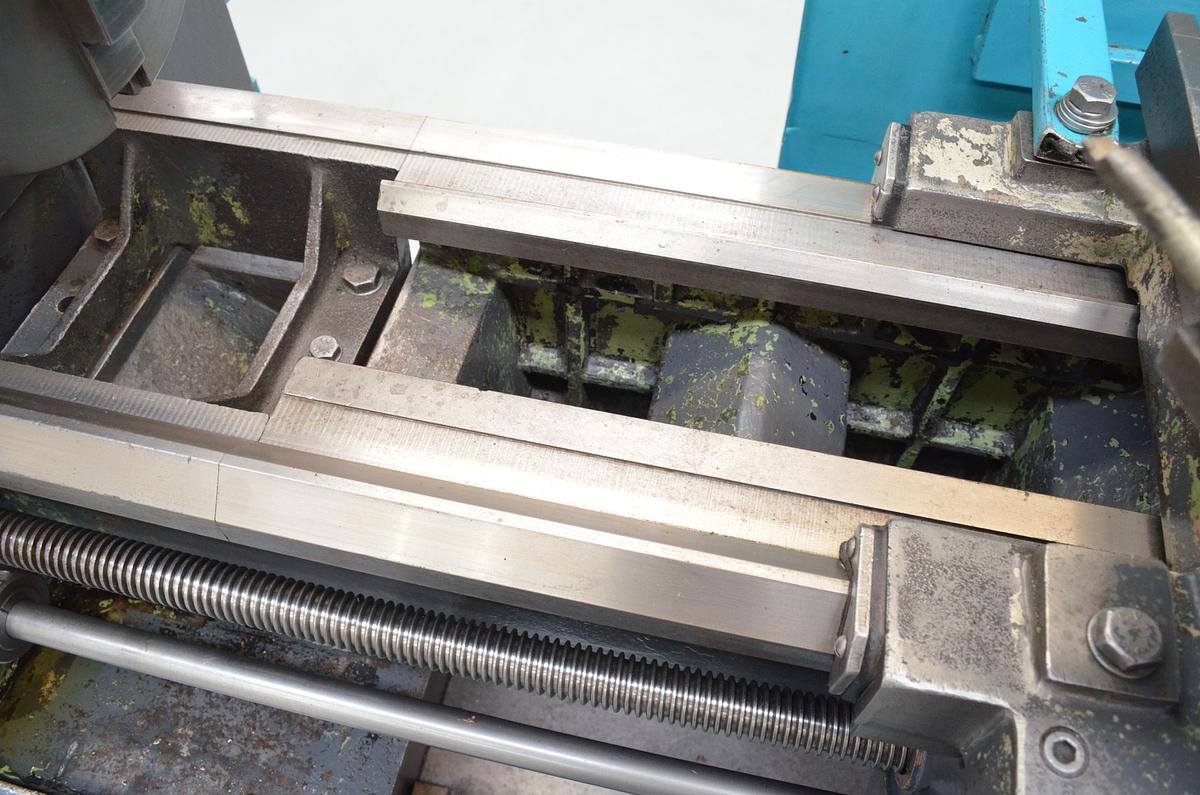 Usado Torno Pinacho L1-225 de 1650mm e.p. Azul