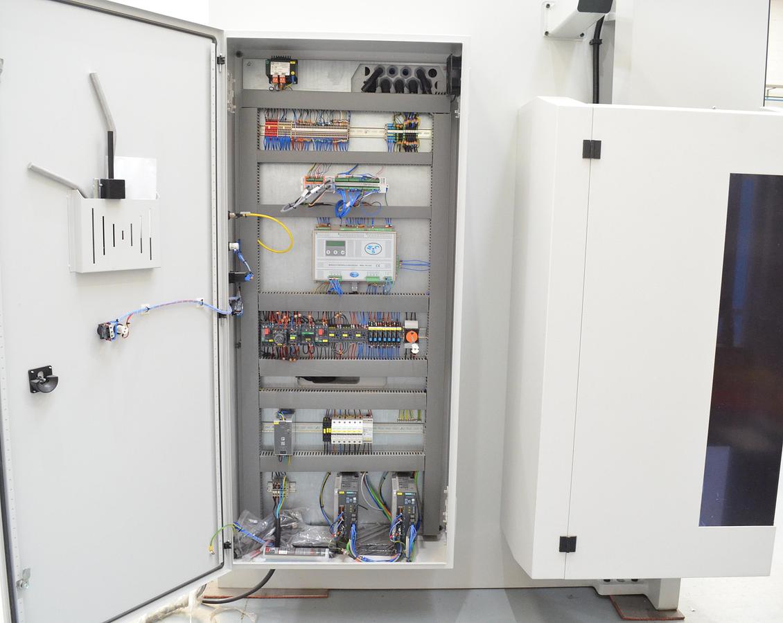 Plegadora Hidráulica MVD SERIE B - 3.100x175Tn