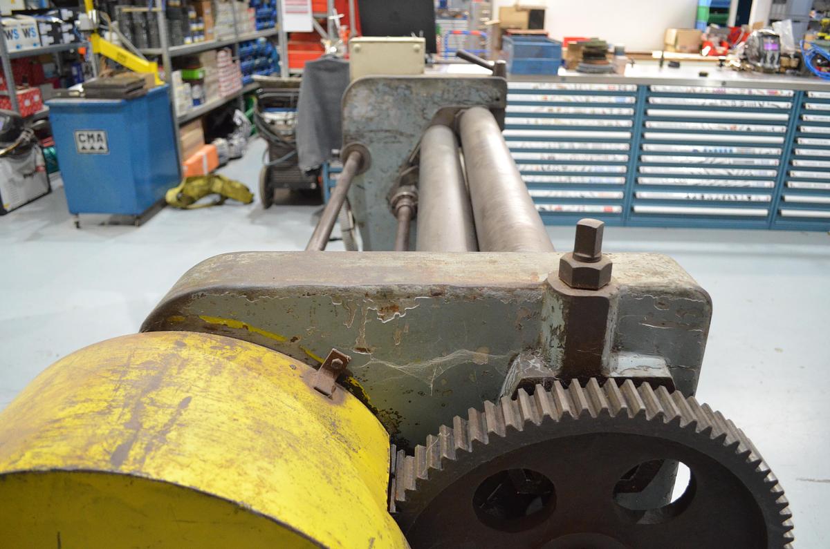 Usado Cilindro mecánico motorizado 1500x3mm Rodillo 110mm