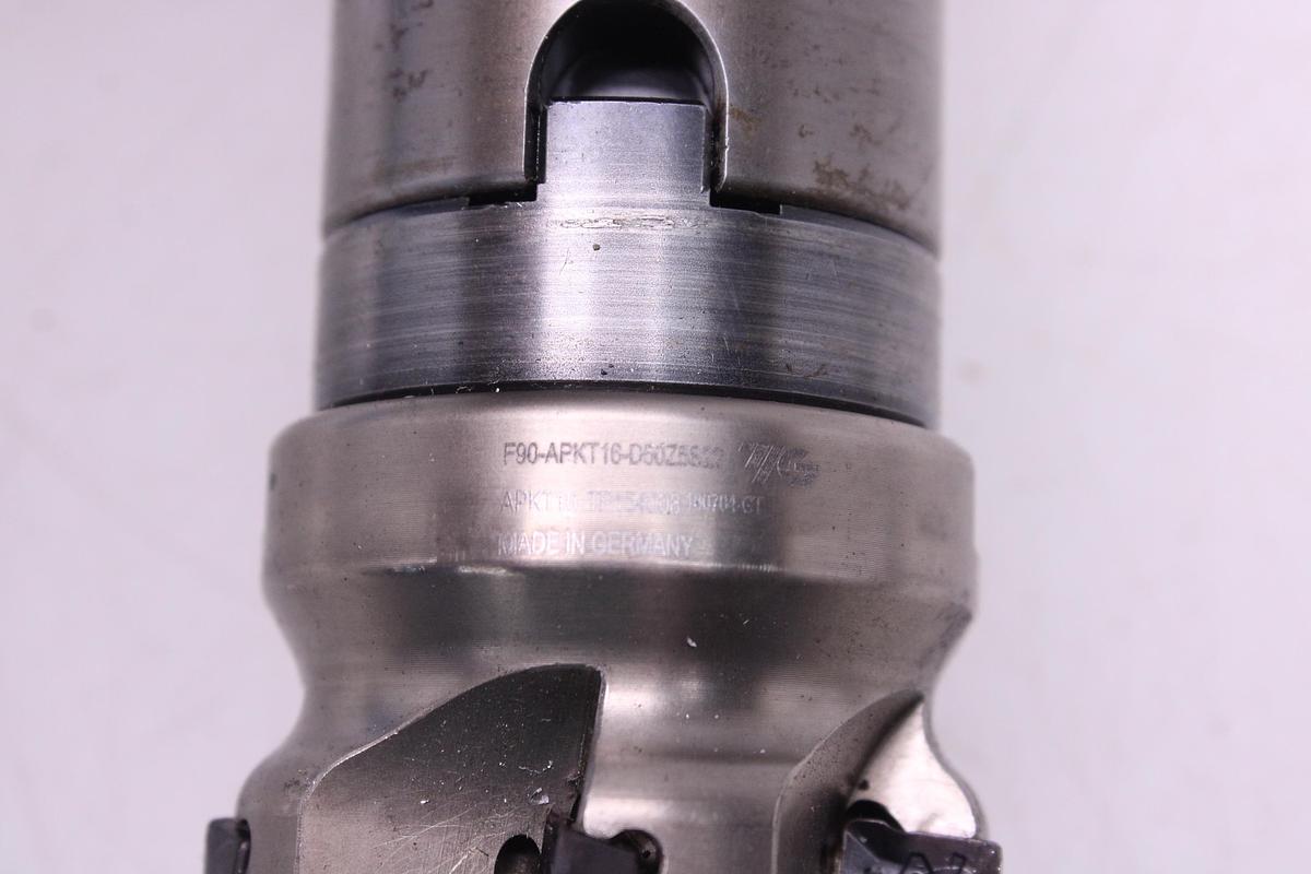 Usado Fresa YG1 F90 APKT16 D50Z5S22 Cono ISO 40 + Widias APKT1604