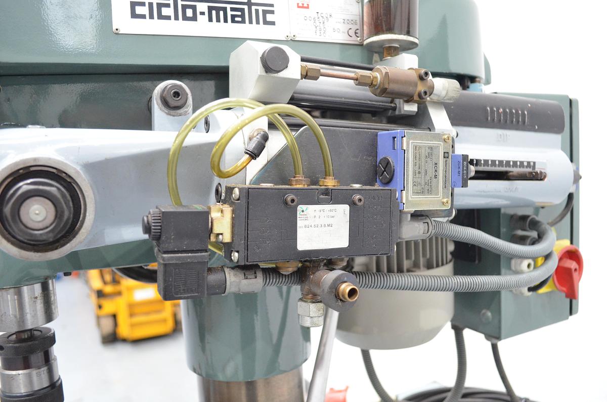 Usado Taladro sobremesa automático Aikartu Ciclo-Matic TCOR Año 2006