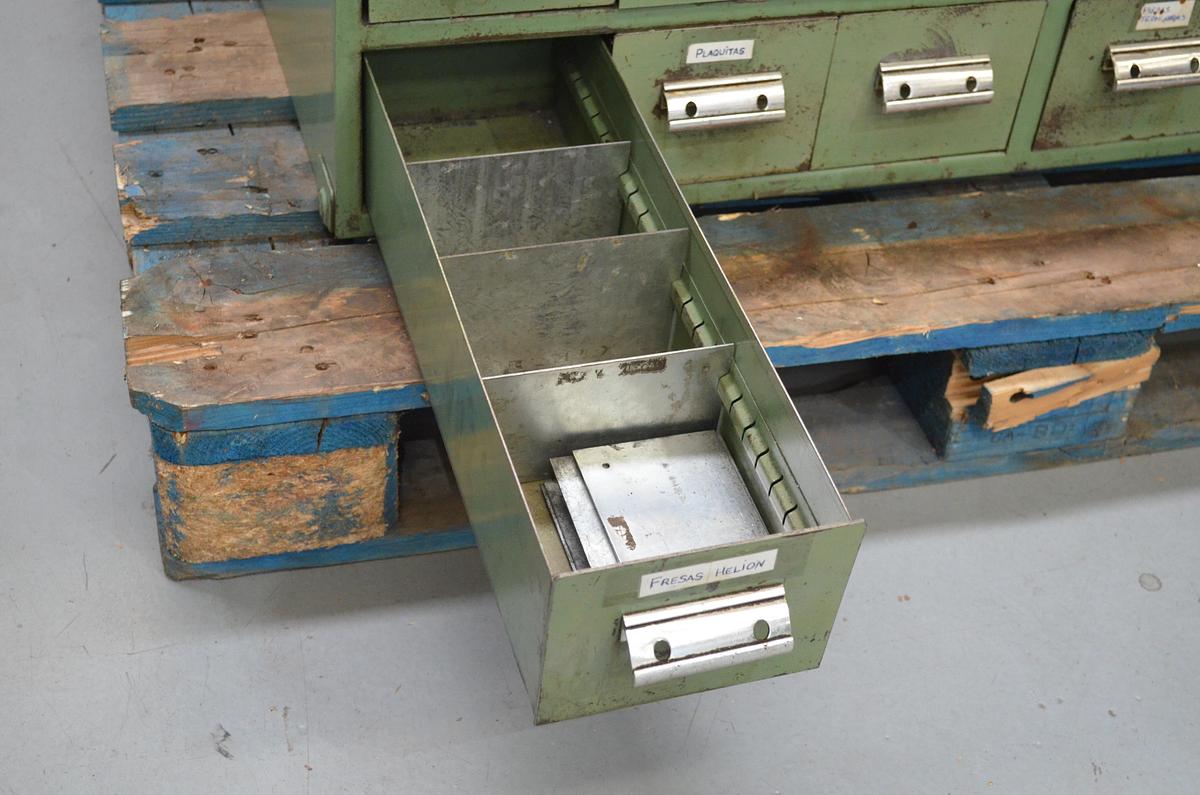 Usado Armario cajones metálicos 970x500x300(h)mm