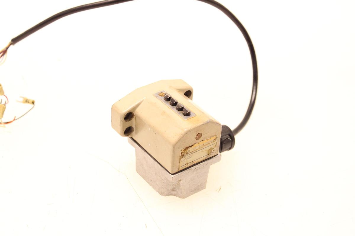 Usado Final de Carrera OMRON 4 SB 01D4-1 NTC