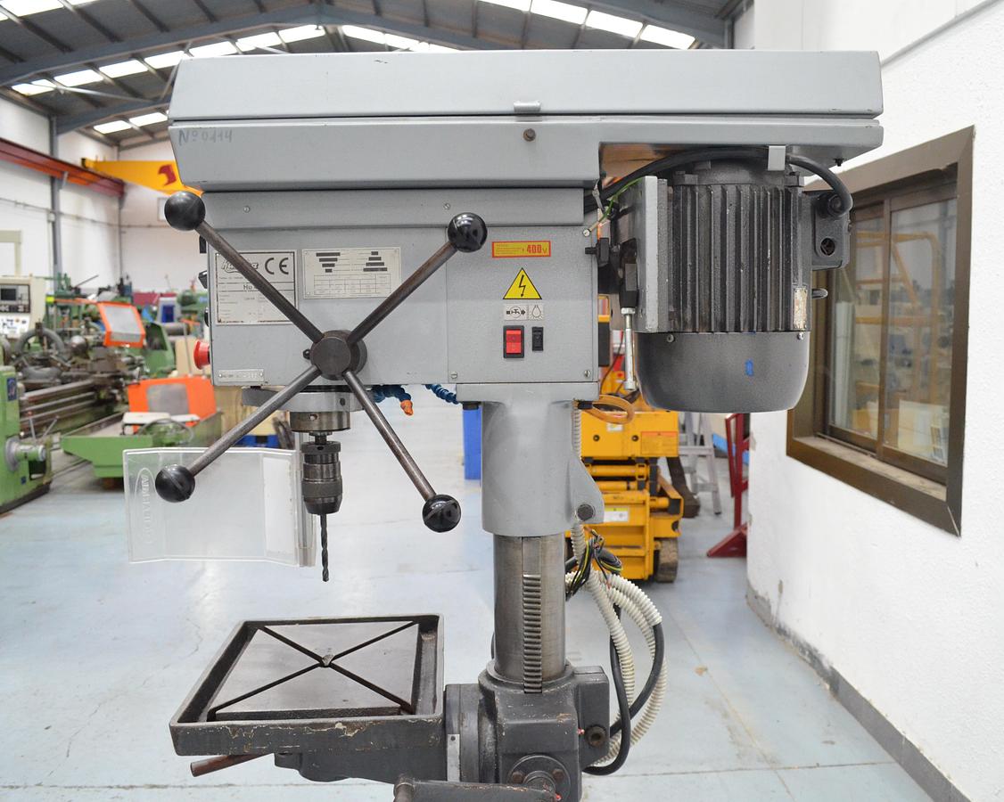 Usado Taladro columna correas MG Hu 45R - Año 2004
