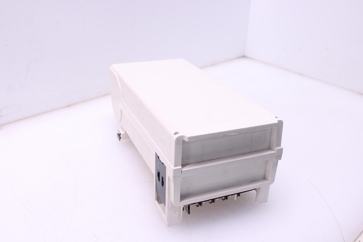 Usado Cofre de derivación para fusible Schneider Electric KSB100SE4 