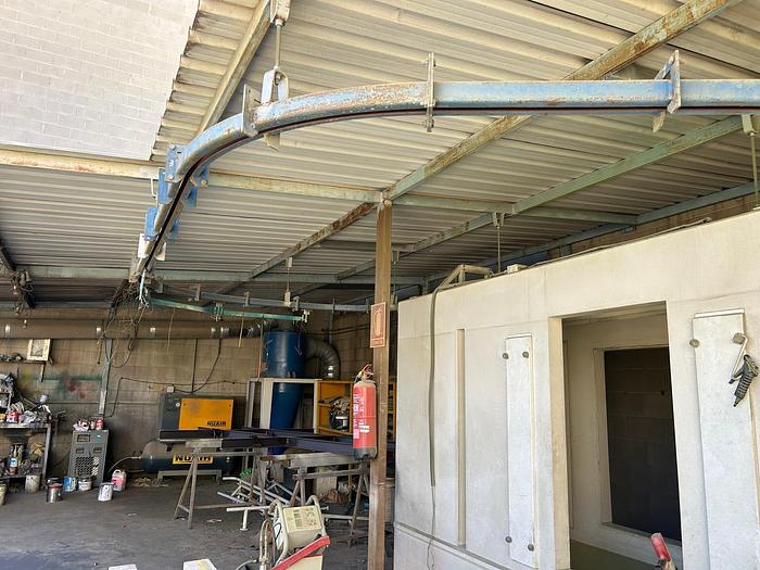 Usado Línea pintura en polvo con cabina y horno secado