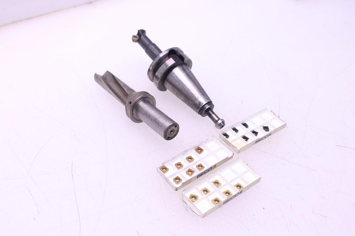 Usado Fresa 25mm y Fresa SECO 215.49-2016.3-09 + Widias SPGX0903 / SCGX070308