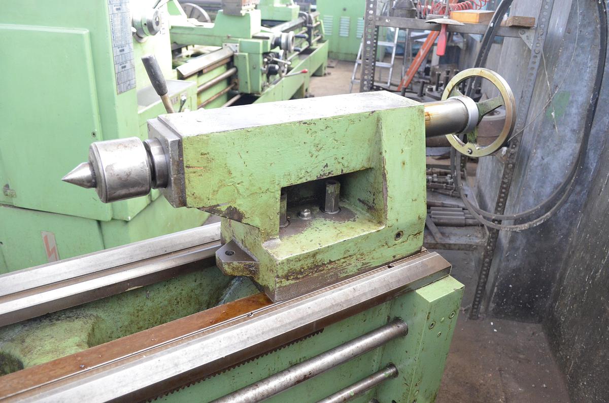 Usado Torno cumbre 60 1500mm e.p