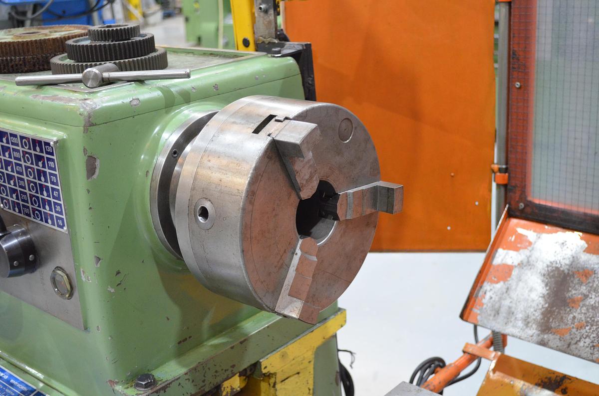Usado Torno AP E-2 de 2.200mm e.p. con CE