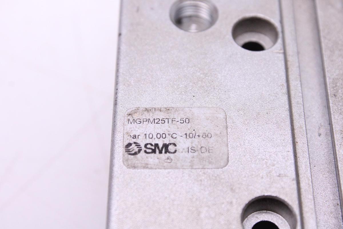 Usado Cilindro de Guía Neumatico SMC MGPM25TF-50
