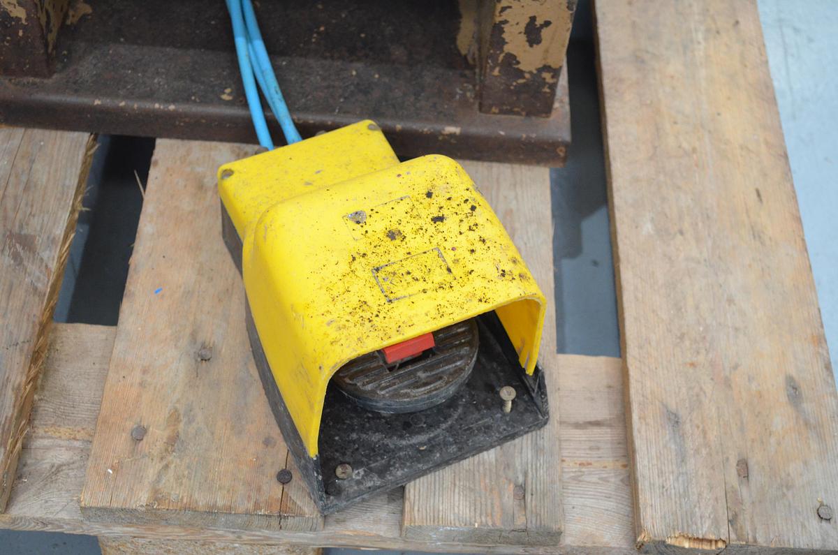 Usado Prensa neumática pulmon AZ PV-2000 S