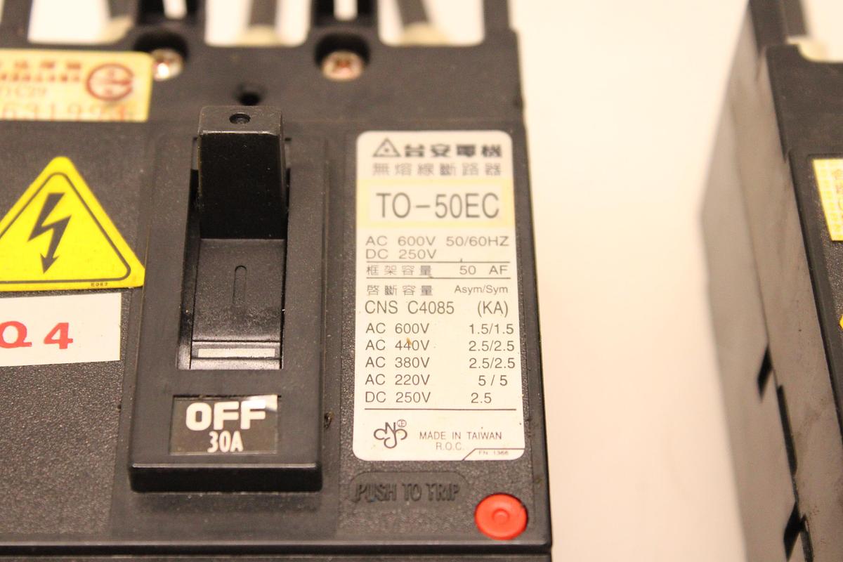 Usado Interruptor Termomagnético TECO TO-50EC