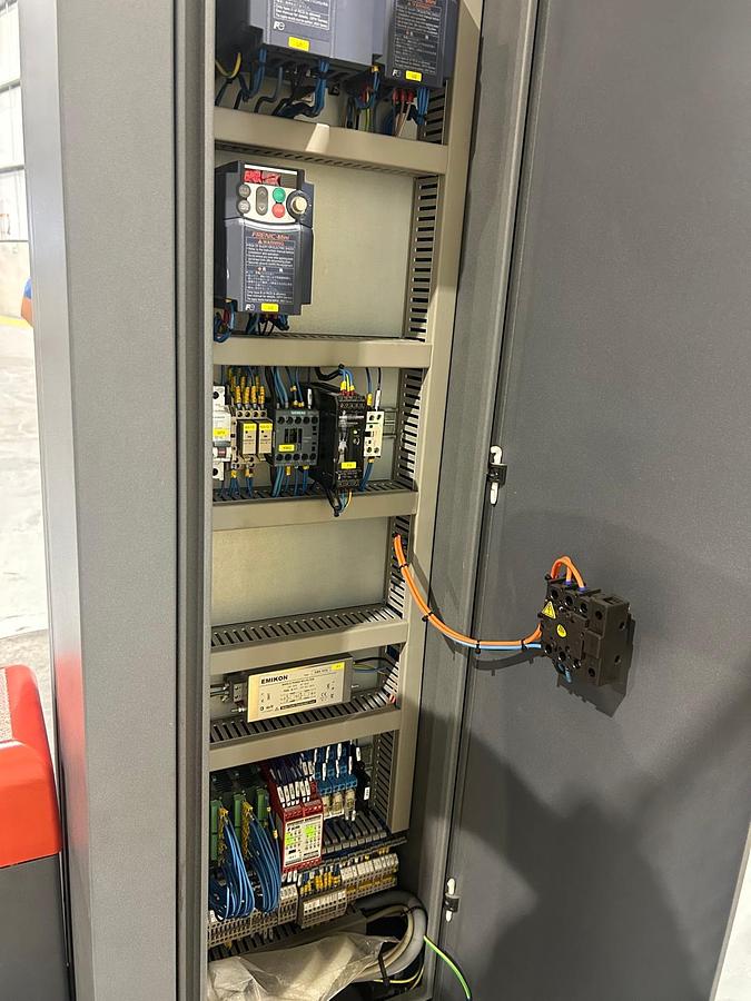 Usado Enfardadora pallets DNC Packaging modelo FENIX PLC