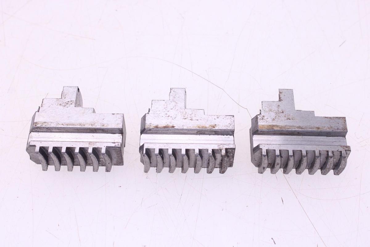 Usado Plato Para Torno 125 mm con base metalica