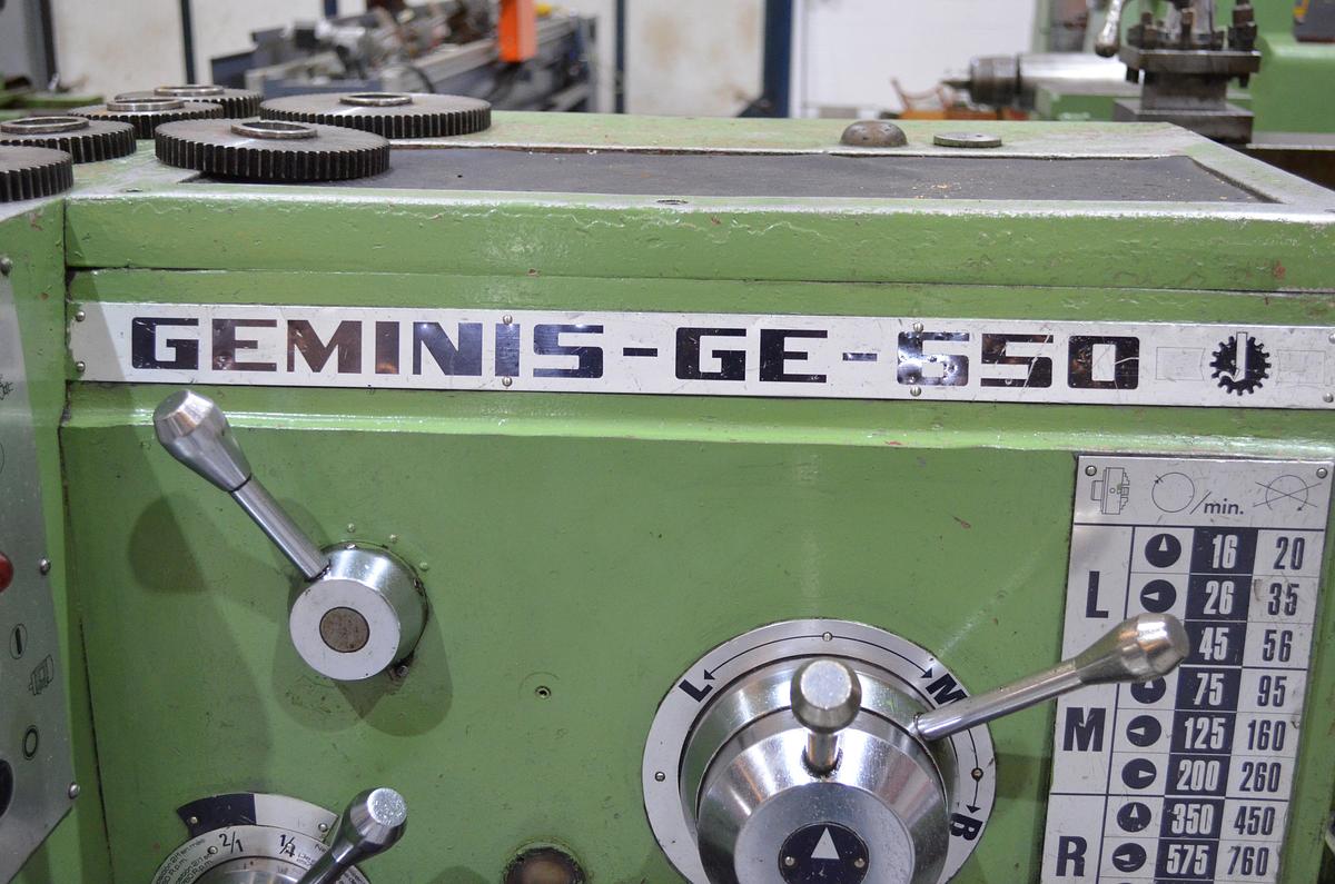 Usado Torno Geminis GE 650 2.000mm e.p