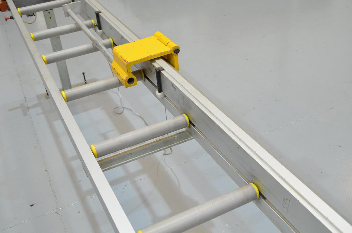 Usado Tope medidor Tronzadoras MG para aluminio con lector digital