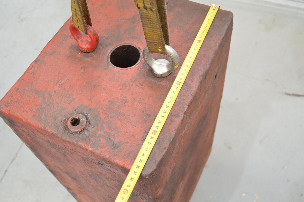 Usado Contrapeso 360x300x660mm - 502kg