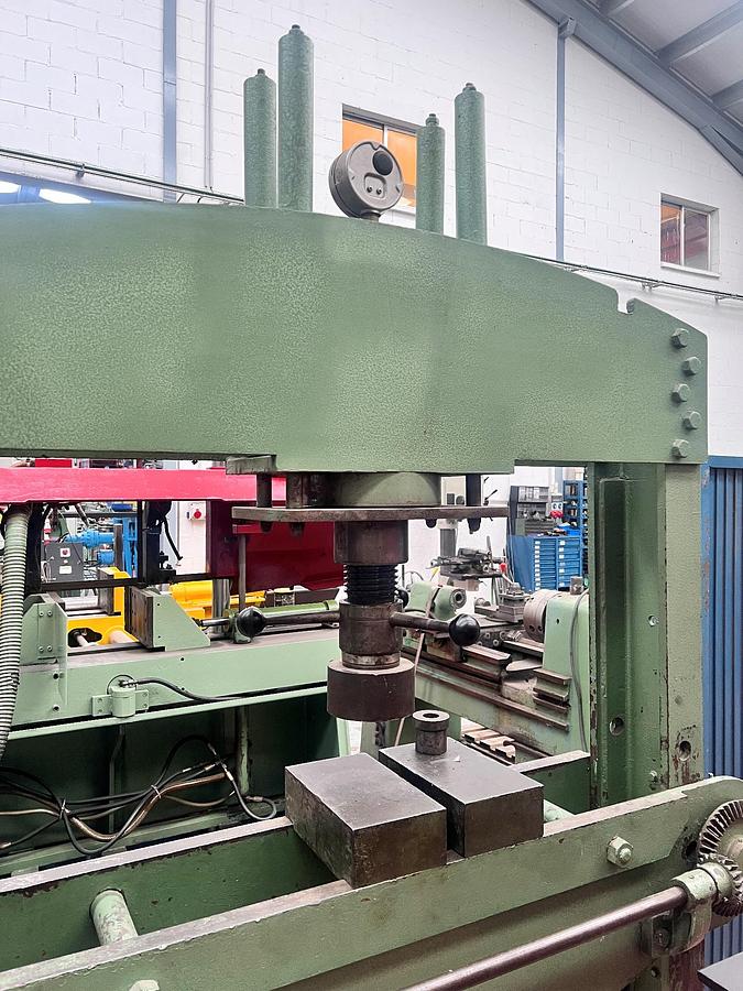 Usado Prensa hidraulica manual CAMP 60tn