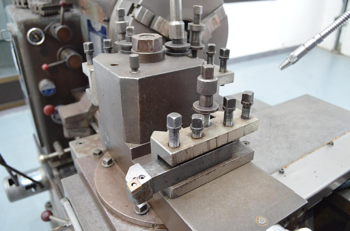 Usado Torno Amutio HB 575 - 1.000mm e.p