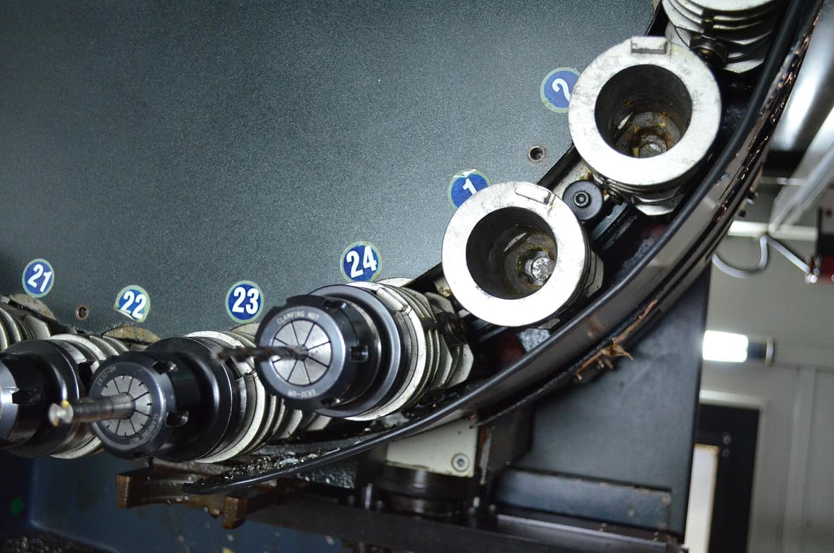 Usado Centro mecanizado Pinnacle Lv126 2008 cnc Fagor 8055i PLUS-M