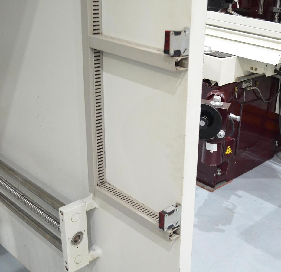 Usado Plegadora hidráulica DENER 4100x160tn ADMP.160-40