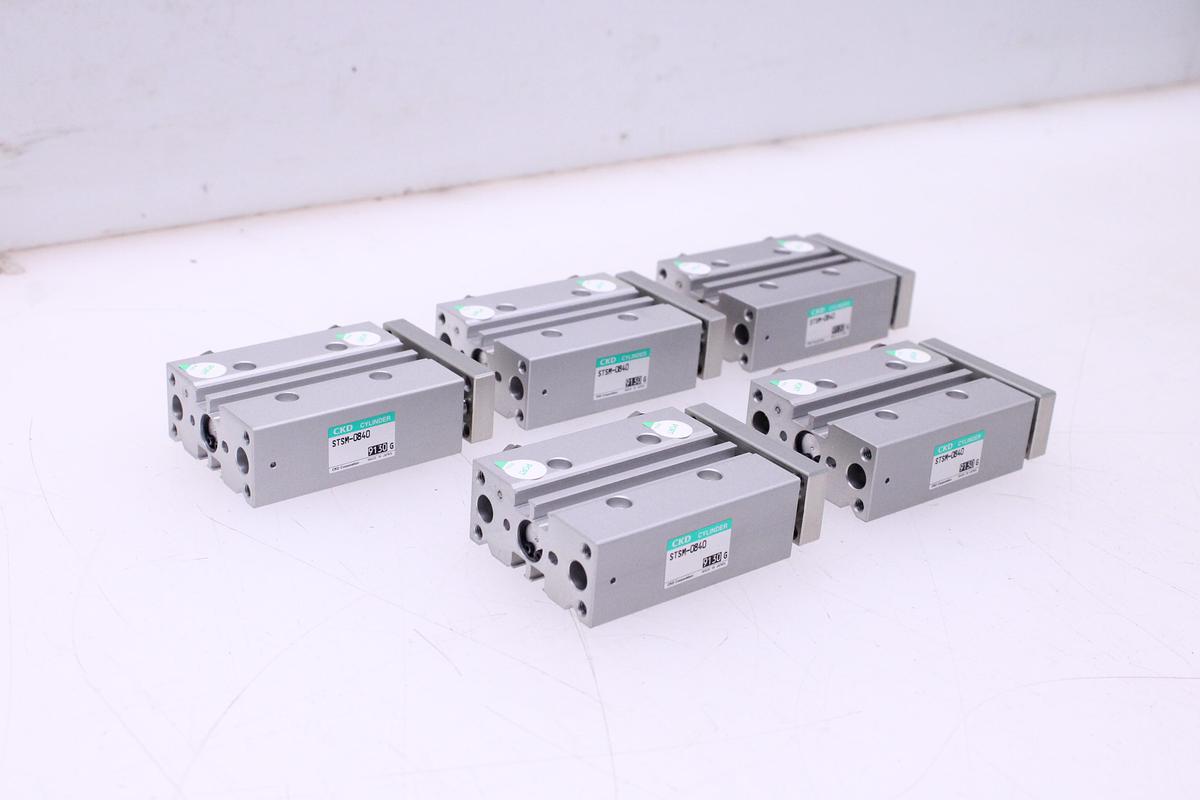 Usado Cilindro Neumático doble accion CKD STSM-0840 - 5 Unidades